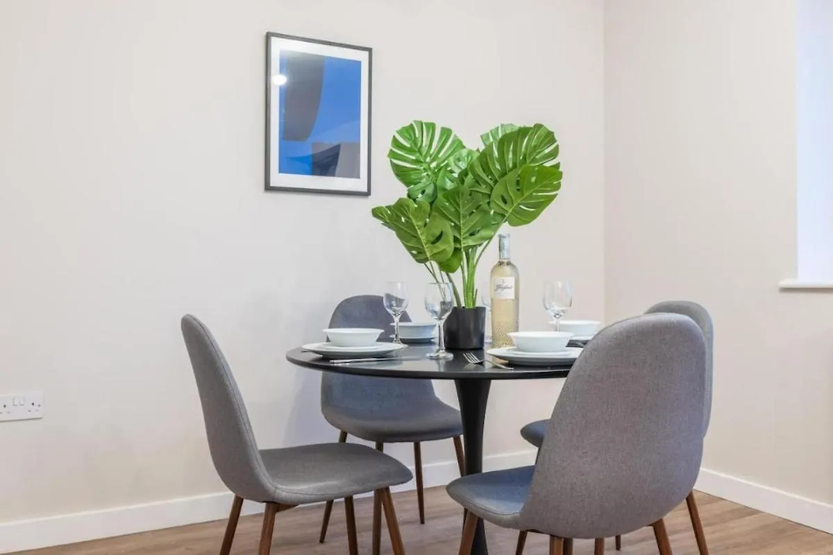 Luxurious 2 Bed Apartment Cardiff Central Великобритания