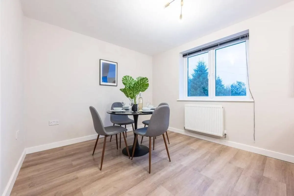 Luxurious 2 Bed Apartment Cardiff Central