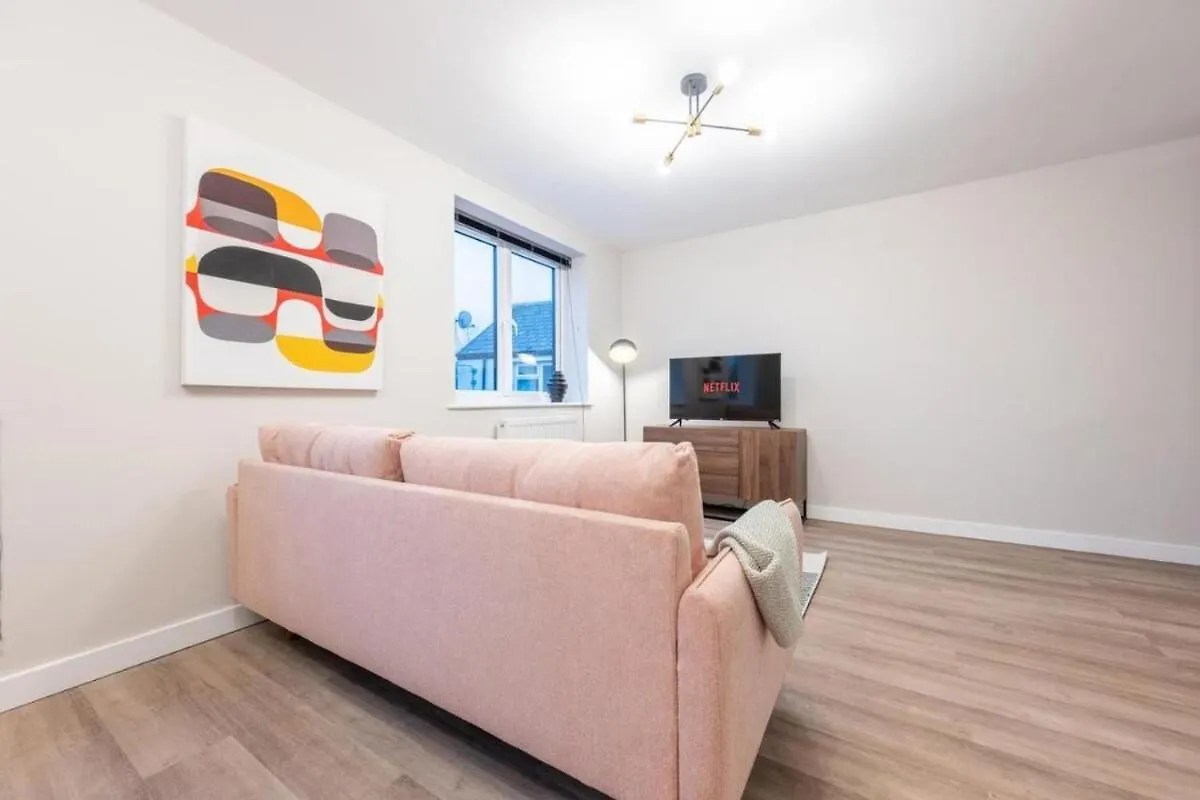 Luxurious 2 Bed Apartment Cardiff Central 0*,  Великобритания